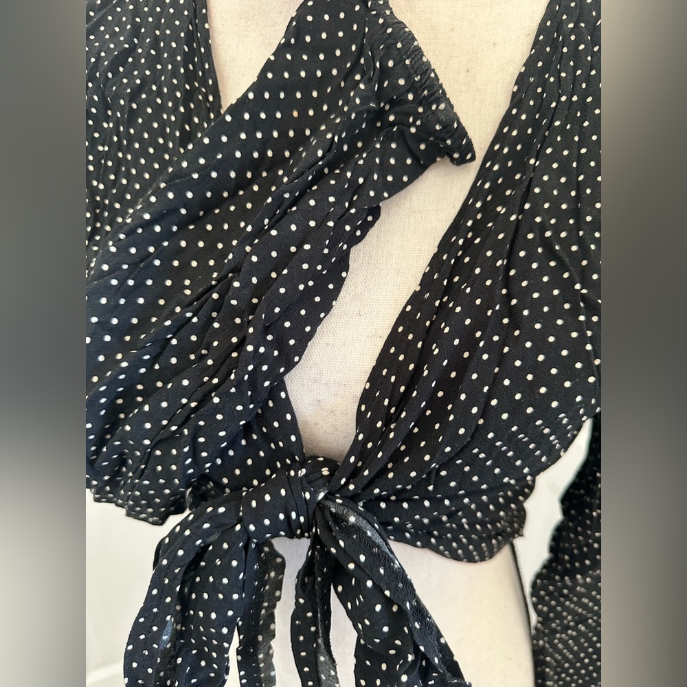 Brandy Melville Black and White Polka Dot Tie Front Crop Top - Picture 3 of 5